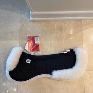 Equestrian MATTES Black Half Pad with White Sheepskin Fleece Trim